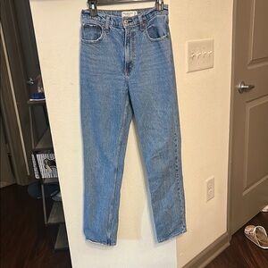 Abercrombie 90’s straight ultra high rise Jeans